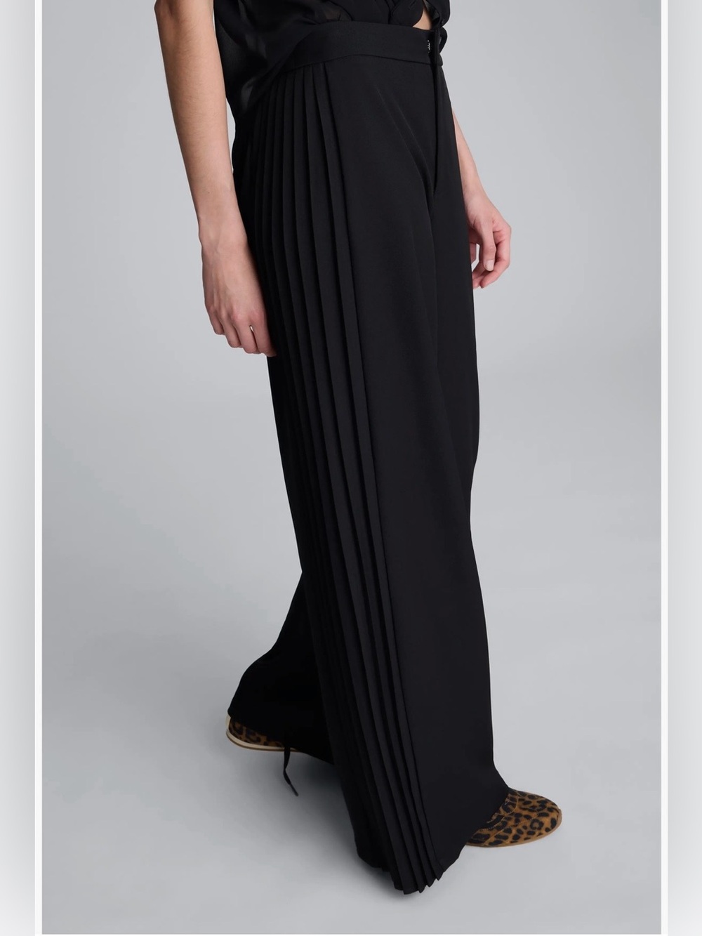 Kenneth Cole black Wide Leg Side Pleat Pants size 4 (U113)